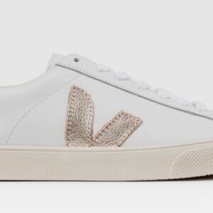 VEJA Esplar Sneakers 40 (size 9) white with gold V